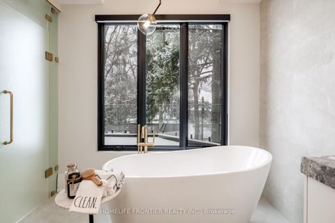 Photo 21 at 44 Alexandra Boulevard, Lawrence Park South, Toronto
