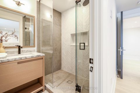 Photo 32 at 44 Alexandra Boulevard, Lawrence Park South, Toronto