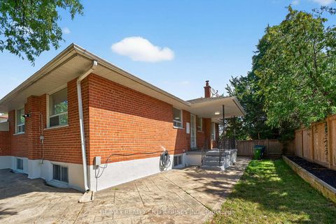 Photo 31 at 16 Warbeck Place, The Westway, Toronto