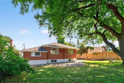 Photo 34 at 16 Warbeck Place, The Westway, Toronto