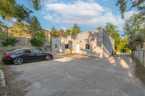 Photo 1 at 28 Johnson Street N, North Shore, Barrie