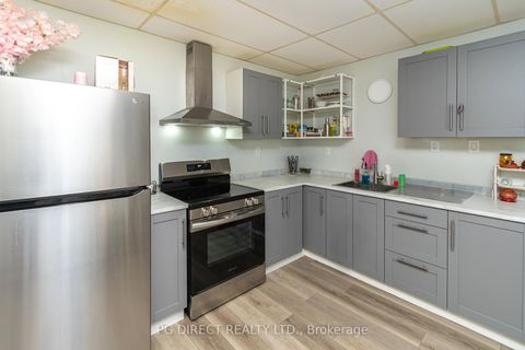 Photo 11 at 28 Johnson Street N, North Shore, Barrie