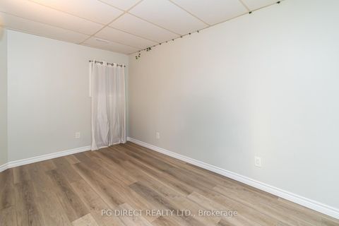 Photo 15 at 28 Johnson Street N, North Shore, Barrie