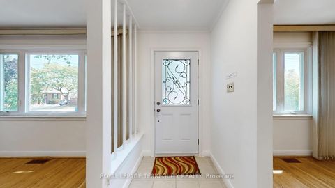 Photo 3 at 154 Tower Drive, Maryvale, Toronto