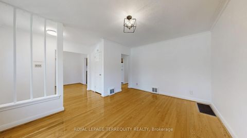 Photo 7 at 154 Tower Drive, Maryvale, Toronto