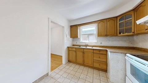 Photo 12 at 154 Tower Drive, Maryvale, Toronto