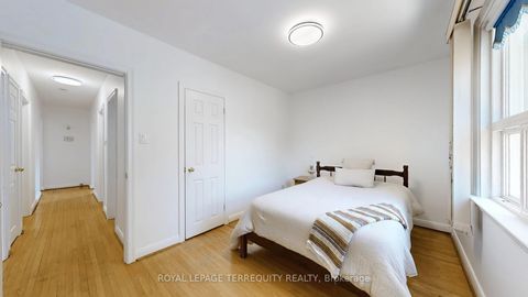 Photo 13 at 154 Tower Drive, Maryvale, Toronto