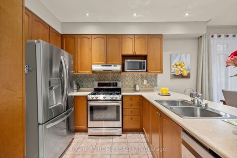 Photo 3 at 4 Zola Gate, Patterson, Vaughan