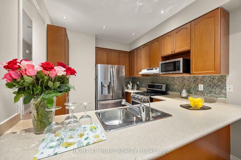 Photo 4 at 4 Zola Gate, Patterson, Vaughan