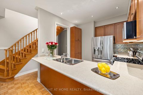 Photo 6 at 4 Zola Gate, Patterson, Vaughan