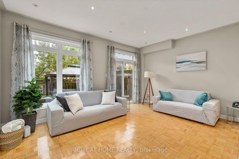 Photo 11 at 4 Zola Gate, Patterson, Vaughan