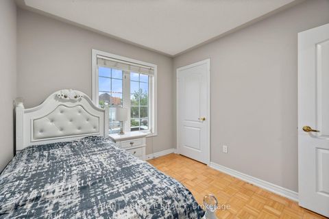 Photo 15 at 4 Zola Gate, Patterson, Vaughan