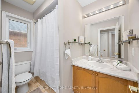 Photo 17 at 4 Zola Gate, Patterson, Vaughan
