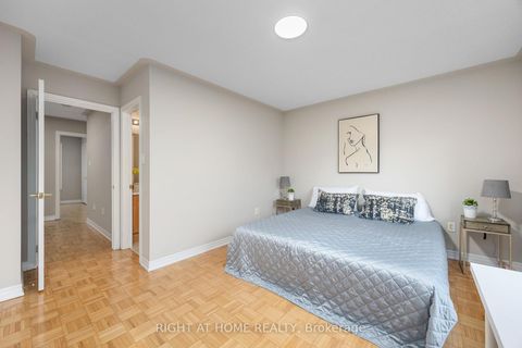 Photo 21 at 4 Zola Gate, Patterson, Vaughan