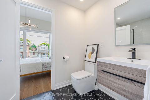 Photo 32 at 388 Oakwood Avenue, Oakwood Village, Toronto