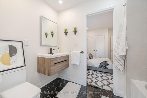 Photo 33 at 388 Oakwood Avenue, Oakwood Village, Toronto