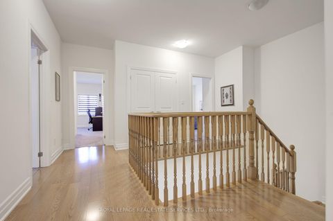Photo 16 at 48 Viva Gardens, GO Glenorchy, Oakville