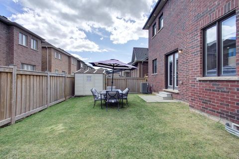 Photo 30 at 48 Viva Gardens, GO Glenorchy, Oakville
