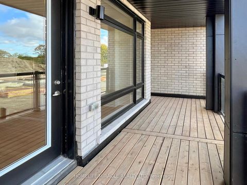 Photo 4 at 41 Kintall Way, Steeles West Industrial, Vaughan