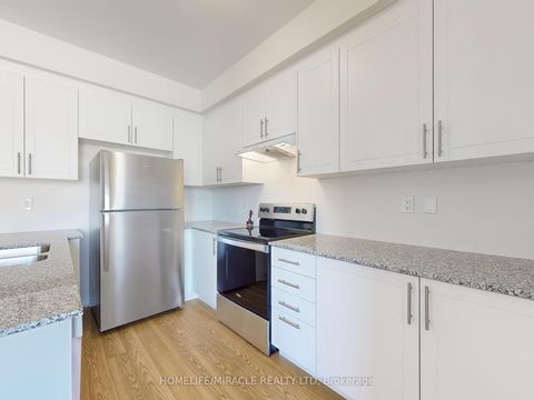 Photo 7 at 41 Kintall Way, Steeles West Industrial, Vaughan