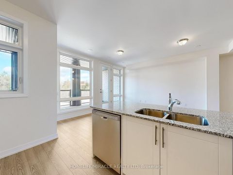 Photo 8 at 41 Kintall Way, Steeles West Industrial, Vaughan