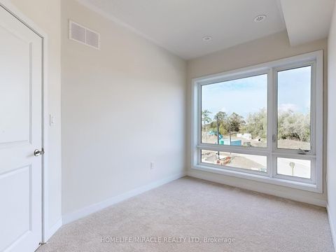 Photo 17 at 41 Kintall Way, Steeles West Industrial, Vaughan