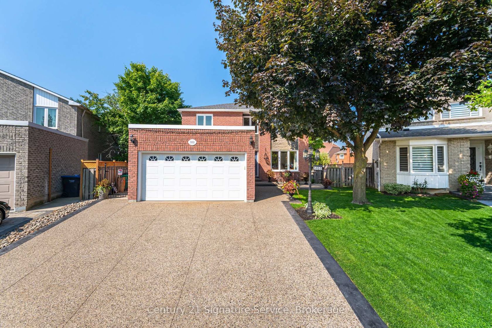 5955 Ladyburn Crescent, East Credit, Mississauga by Loree Meneguzzi Real Estate 5955 Ladyburn Crescent, East Credit, Mississauga