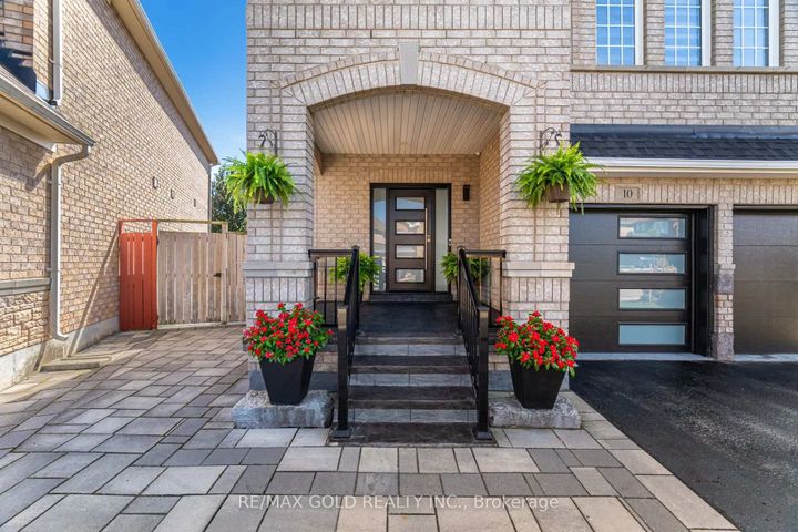 Photo 2 at 10 Cloverlawn Street, Fletcher's Meadow, Brampton