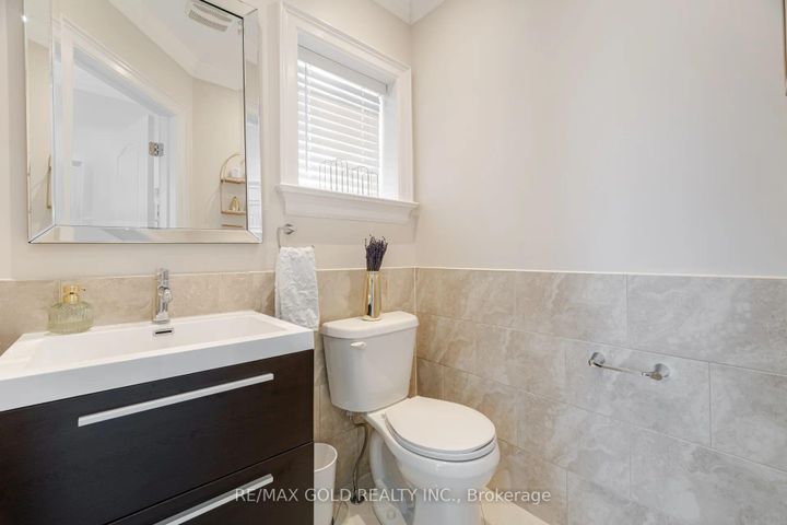 Photo 13 at 10 Cloverlawn Street, Fletcher's Meadow, Brampton