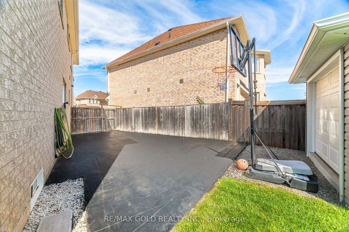 Photo 42 at 10 Cloverlawn Street, Fletcher's Meadow, Brampton