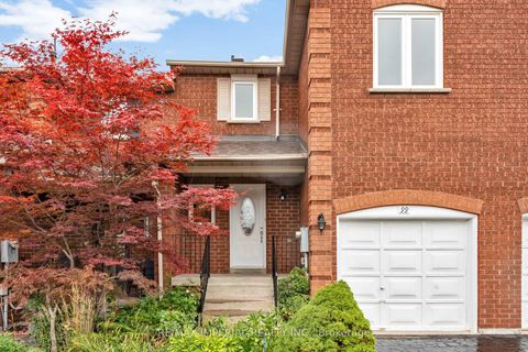 Photo 2 at 99 Islay Crescent, Maple, Vaughan