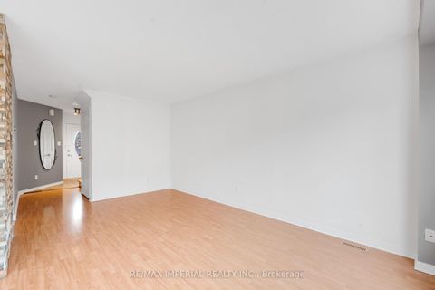 Photo 10 at 99 Islay Crescent, Maple, Vaughan