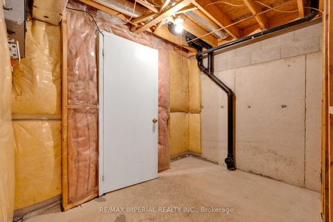 Photo 35 at 99 Islay Crescent, Maple, Vaughan