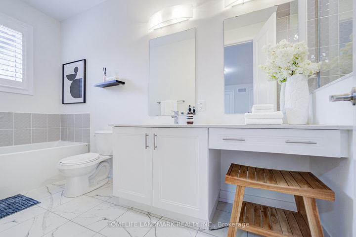 Photo 28 at 33 Golden Fern Street, Cornell, Markham