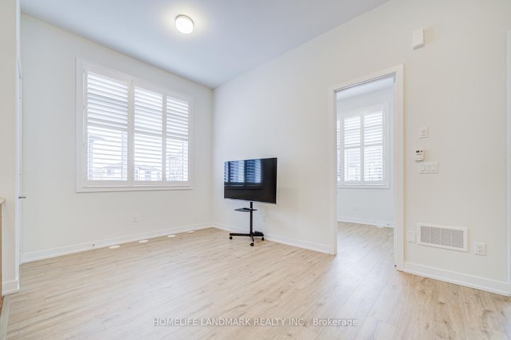 Photo 35 at 33 Golden Fern Street, Cornell, Markham