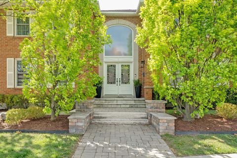 Photo 3 at 2101 Grosvenor Street, WC Wedgewood Creek, Oakville