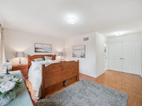 Photo 36 at 236 St Urbain Drive, Vellore Village, Vaughan