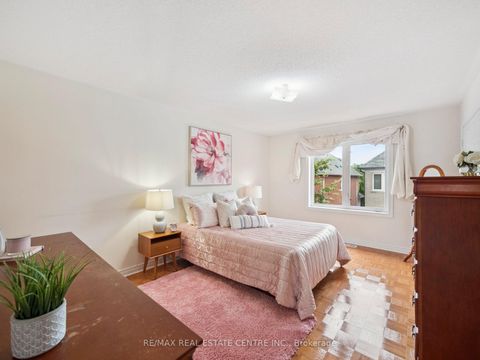 Photo 39 at 236 St Urbain Drive, Vellore Village, Vaughan