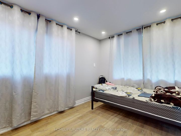 Photo 14 at 1500 Simcoe Street N, Samac, Oshawa