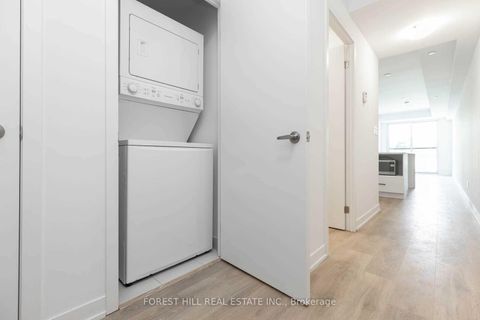 Photo 8 at 402 - 899 Queen Street E, South Riverdale, Toronto