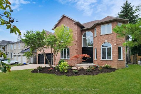 Photo 1 at 12 Larkfield Drive, Don Mills, Toronto