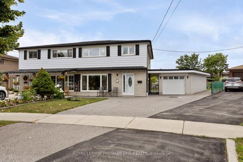 Photo 1 at 8 Buttercup Court, Humber Summit, Toronto
