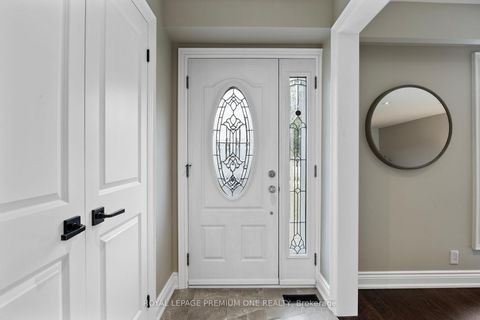 Photo 3 at 8 Buttercup Court, Humber Summit, Toronto