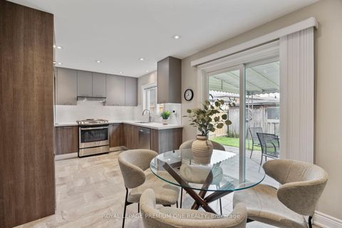 Photo 15 at 8 Buttercup Court, Humber Summit, Toronto