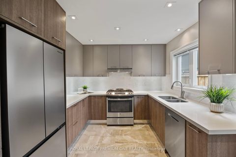 Photo 17 at 8 Buttercup Court, Humber Summit, Toronto