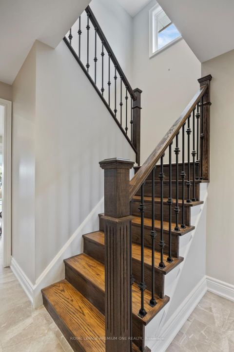 Photo 23 at 8 Buttercup Court, Humber Summit, Toronto
