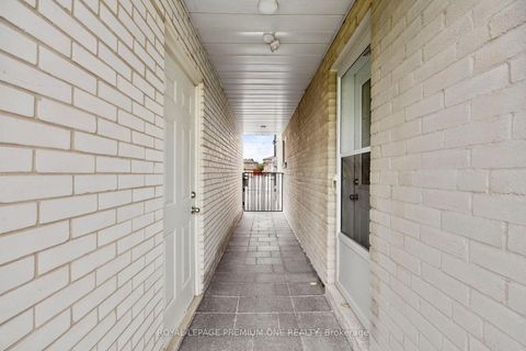 Photo 36 at 8 Buttercup Court, Humber Summit, Toronto