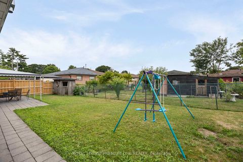 Photo 38 at 8 Buttercup Court, Humber Summit, Toronto