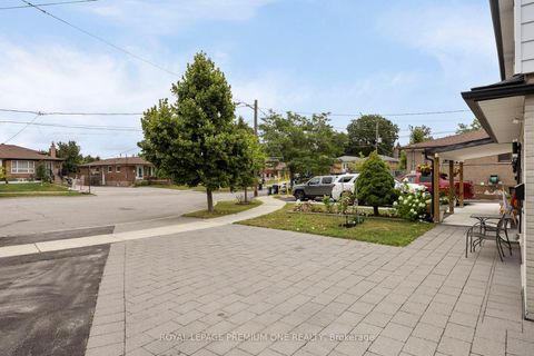 Photo 40 at 8 Buttercup Court, Humber Summit, Toronto