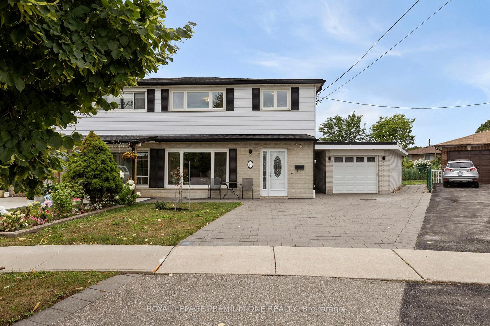 8 Buttercup Court, Humber Summit, Toronto 